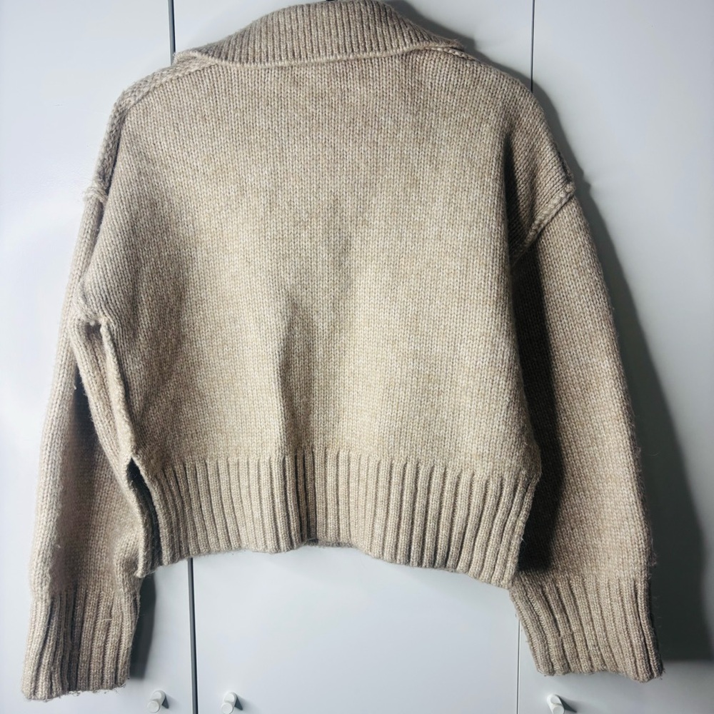 Topshop Beige V-Neck Sweater - Picture 9 of 13